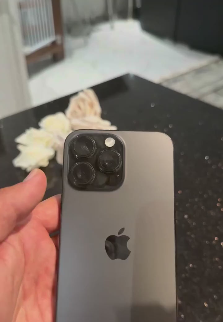 Video: eigen foto met één NFC-tik op het E-Ink scherm van het iPhone-hoesje zetten